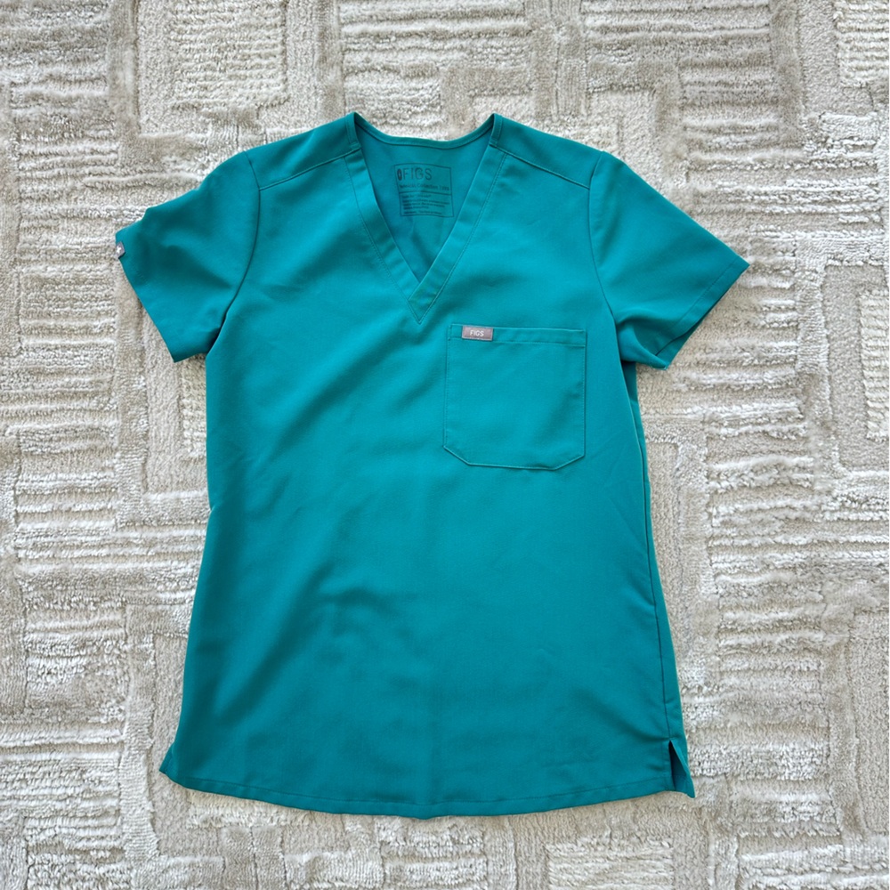 Figs Catarina One Pocket Scrub Top & Yola Scrub Pants in Cactus